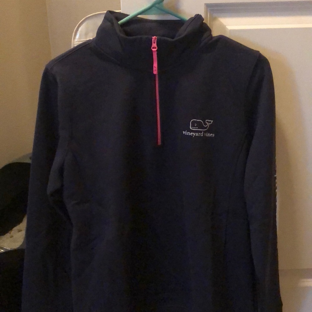 BRAND NEW Vineyard Vines pullover